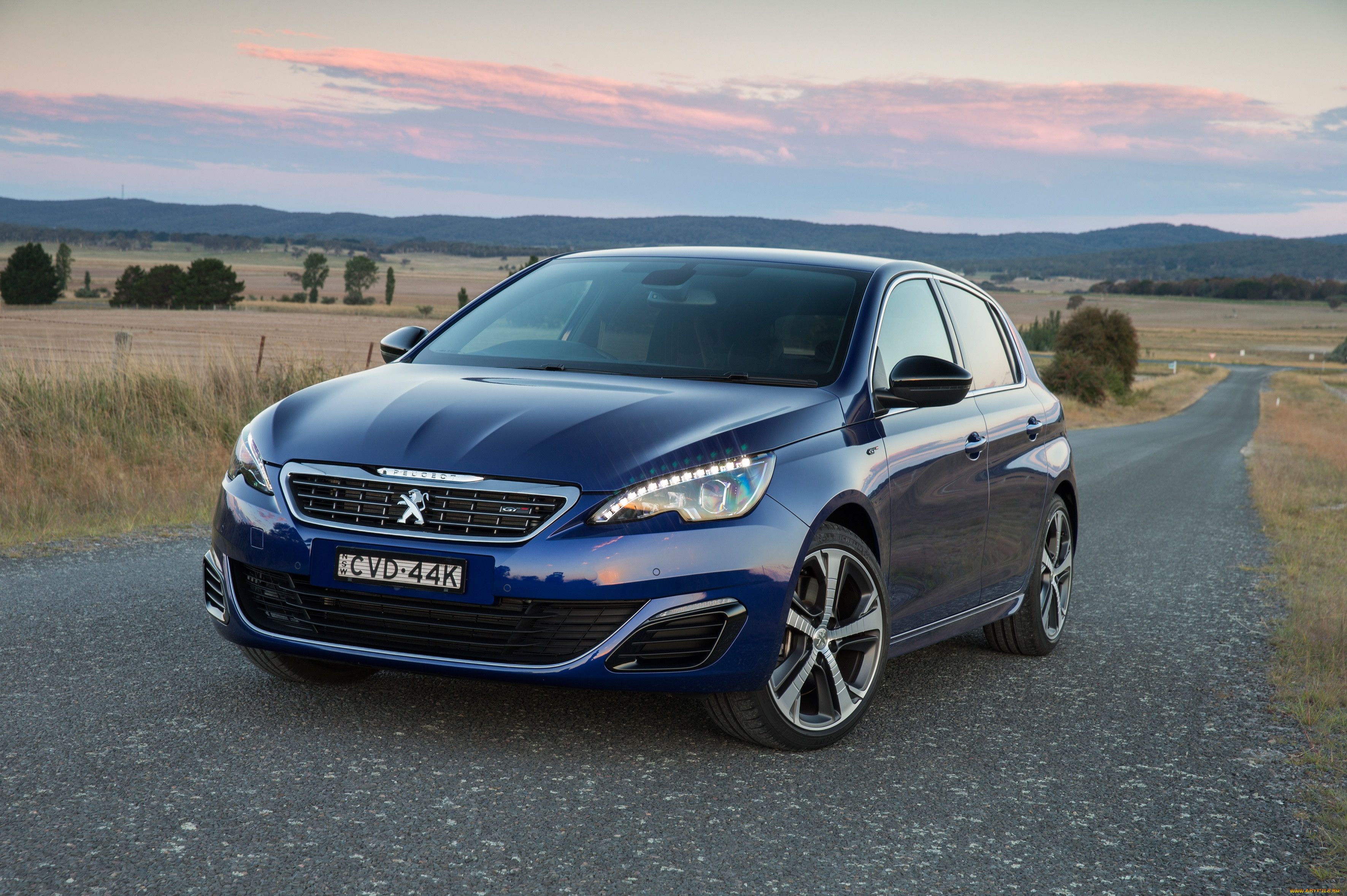 Peugeot 308. Peugeot 308 gt. Пежо 308 2015. Пежо 308 ГТ. Пежо 308 седан 2015.